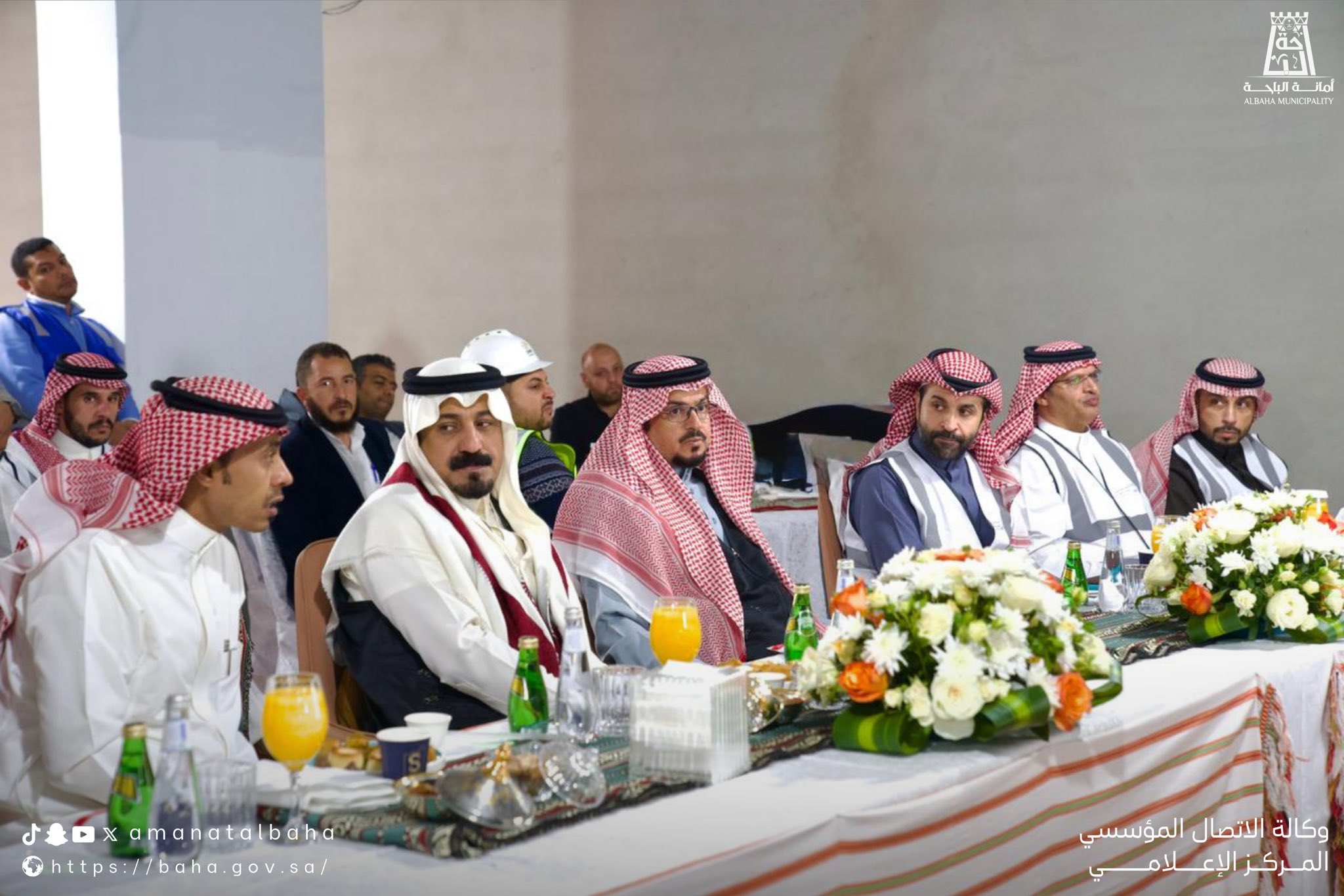 أمين منطقة الباحة يطّلع على سير العمل في فندق روتانا إيدج